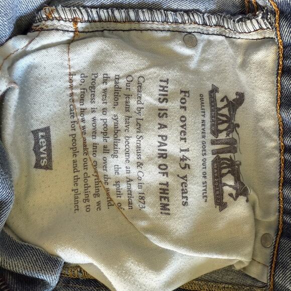 Levi's 550 denim jeans, 34x32, medium wash EUC - Picture 6 of 6
